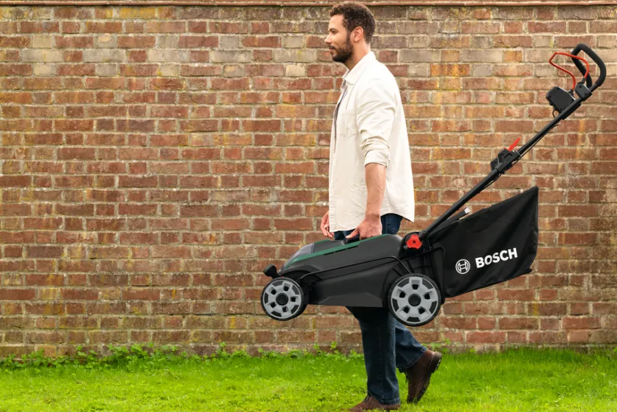 New Bosch Rotak 18V-43 batteridrevet gressklipper