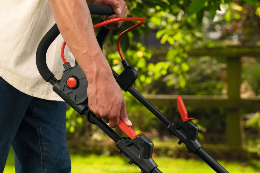 New Bosch Rotak 18V-43 batteridrevet gressklipper