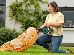 New Bosch UniversalLeafBlower 18V-130 løvblåser 2,5 Ah