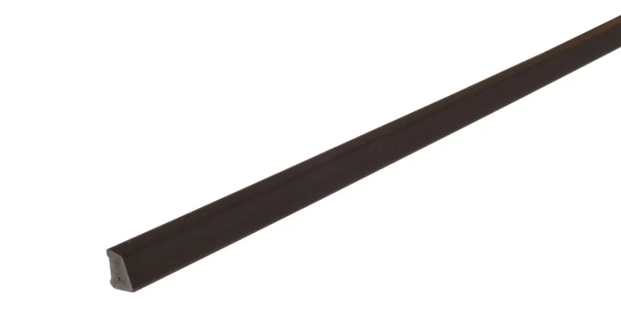 Hot Hornbaek Feielist plast svart – 10 x 16 x 3000 mm