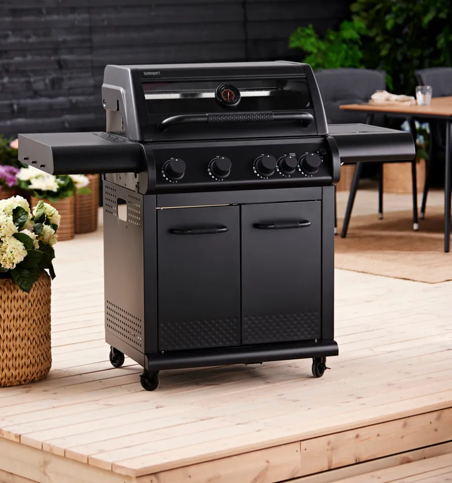 Clearance Grillexpert Gassgrill med 4 brennere og sidebrennere – Svart