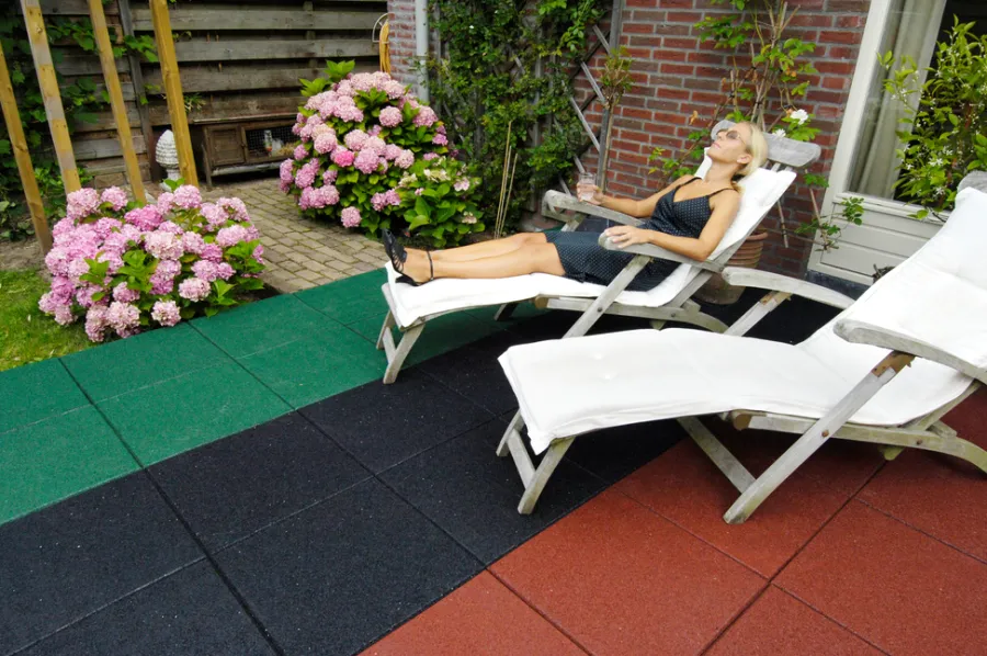 Outlet Gummifliser 40 x 40 x 2,5 cm