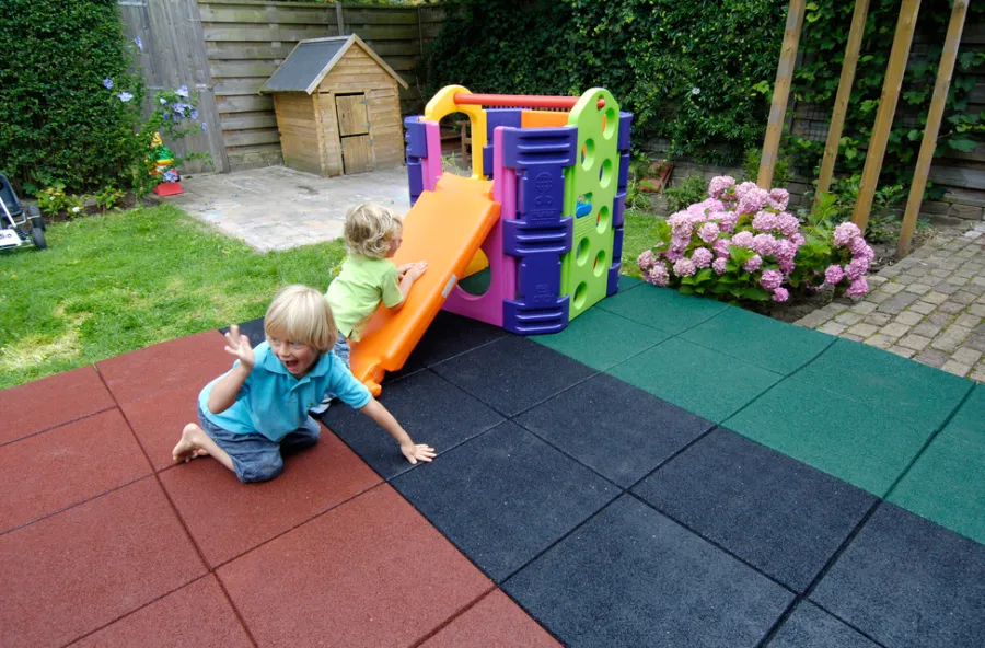 Outlet Gummifliser 40 x 40 x 2,5 cm