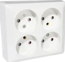 Outlet ELKO Stikkontakt 4-veis u/jord vegg -