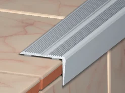 Outlet Trappekantlist 20 x 25 mm x 0,9 m