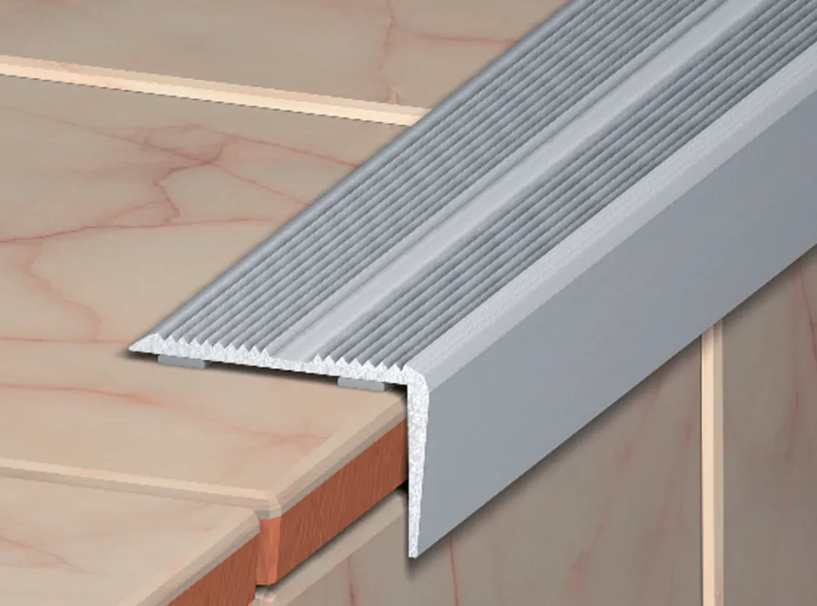 Outlet Trappekantlist 20 x 25 mm x 0,9 m