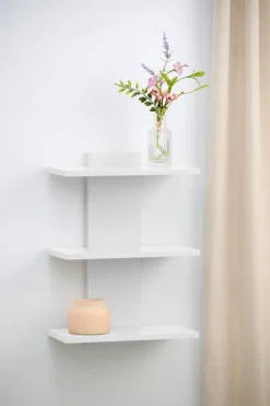 Clearance DAY Vegg­hylle m/3 hyller – Hvit